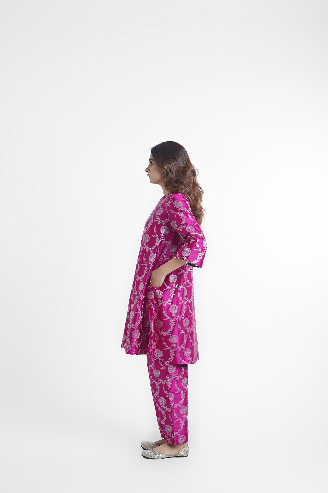 Sunheri Kurta Set In Pink